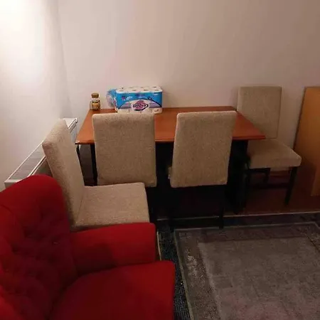 Large Garden House Apartment